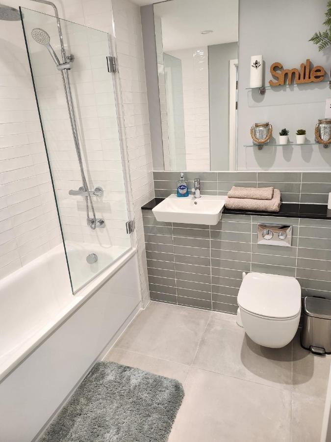 Lovely Luxury Apartment Near Luton Airport 801 Экстерьер фото